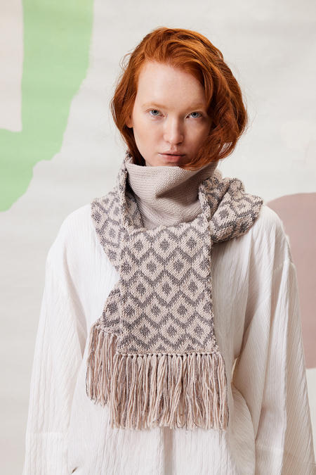 Anleitung Nr. 19801 Schal "Yara" aus Merino 120 & Lamé Soft (Lang Yarns)